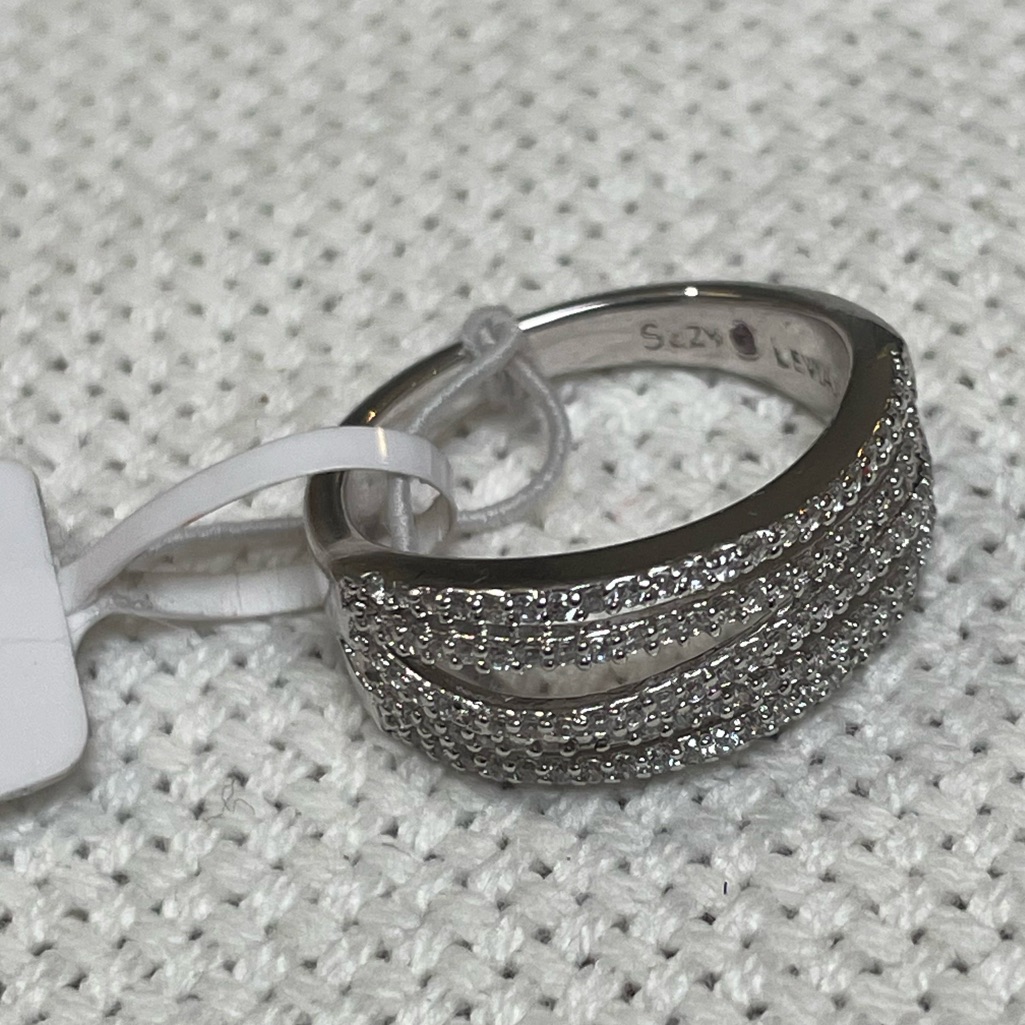 Suzy Levian Ring